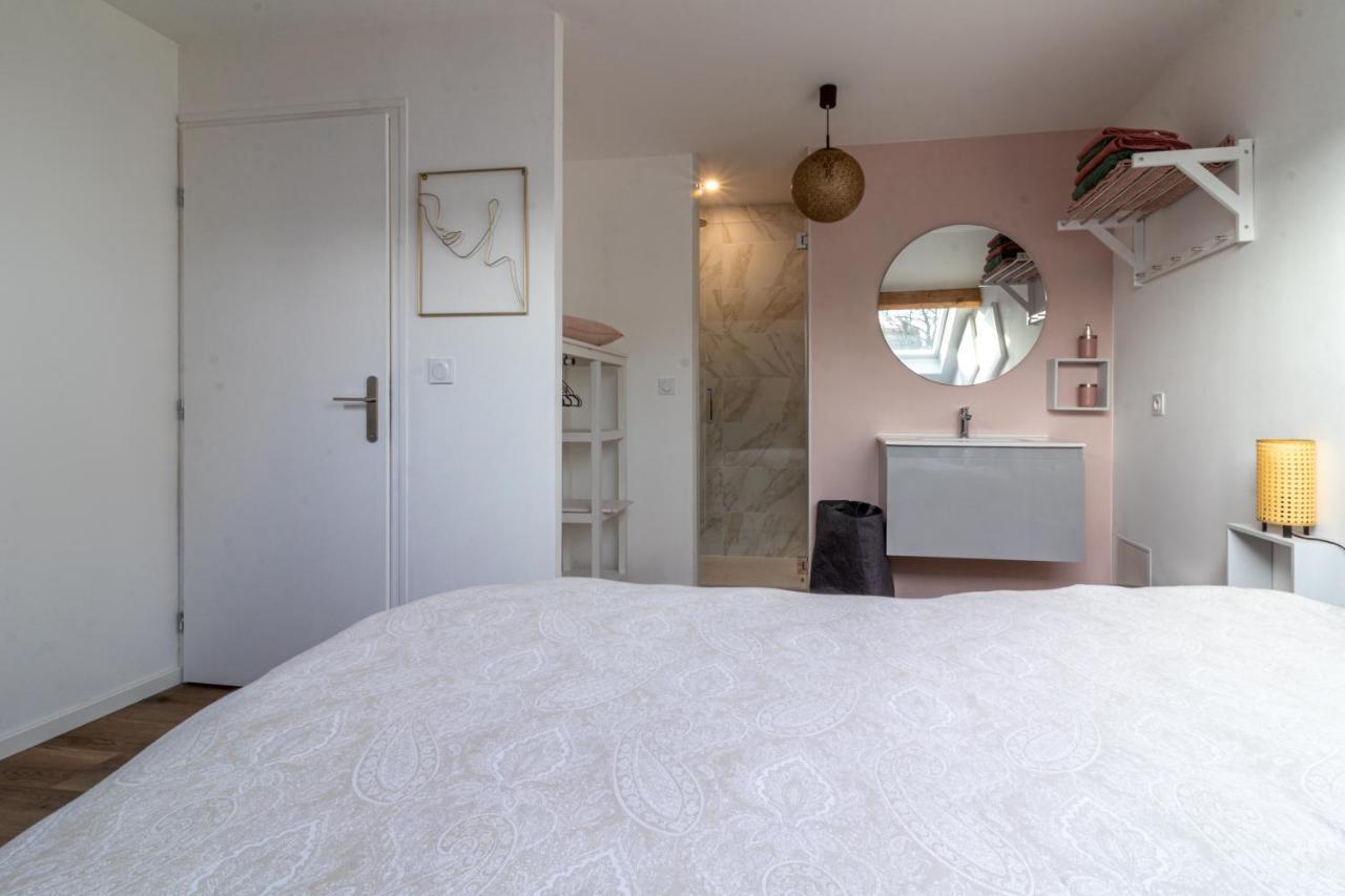 De Fil En Aiguille - Duplex Pour 4 A Calais Apartment Luaran gambar
