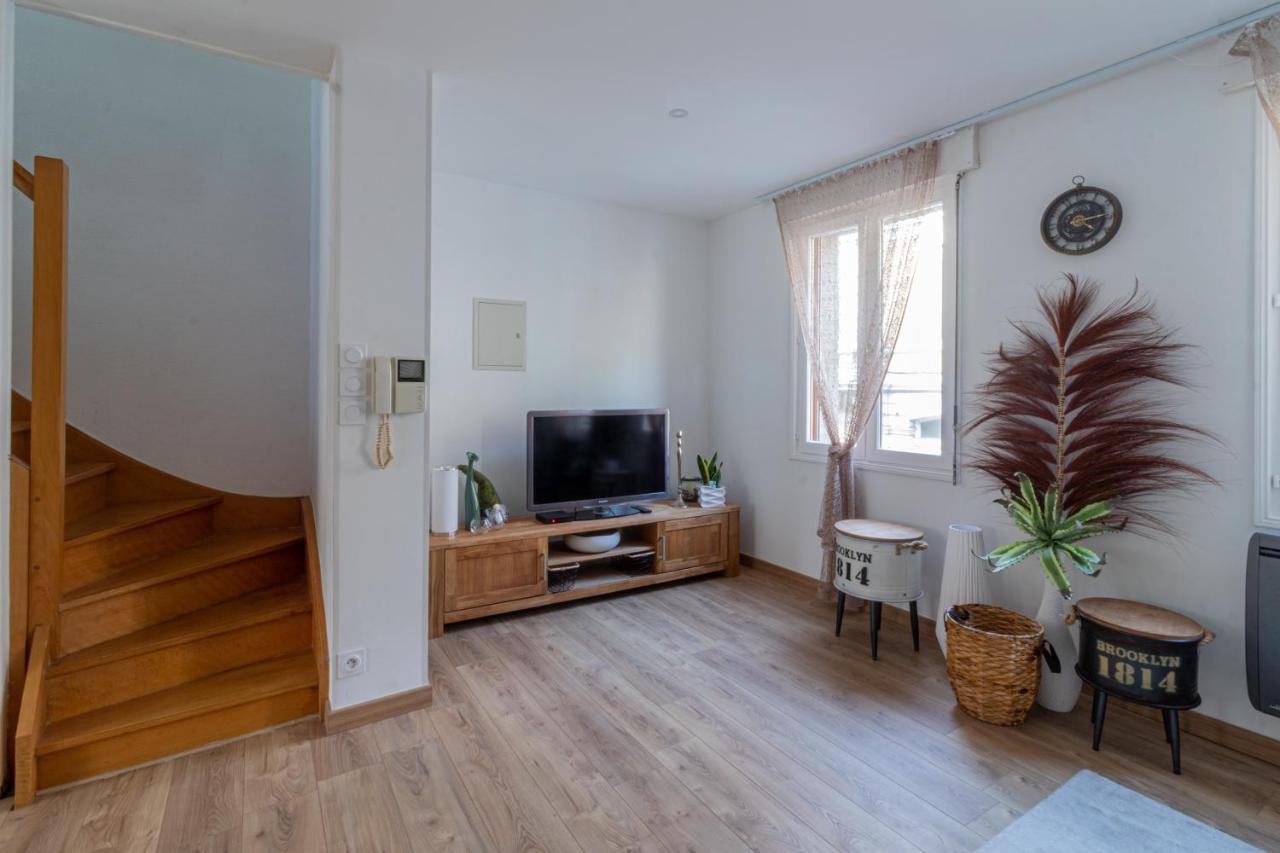 De Fil En Aiguille - Duplex Pour 4 A Calais Apartment Luaran gambar